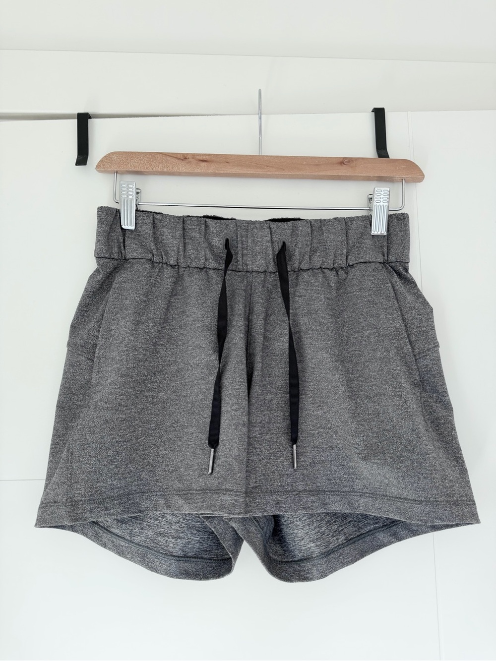 Lululemon On The Fly Short *2.5" - Size 2 - Heathered Black